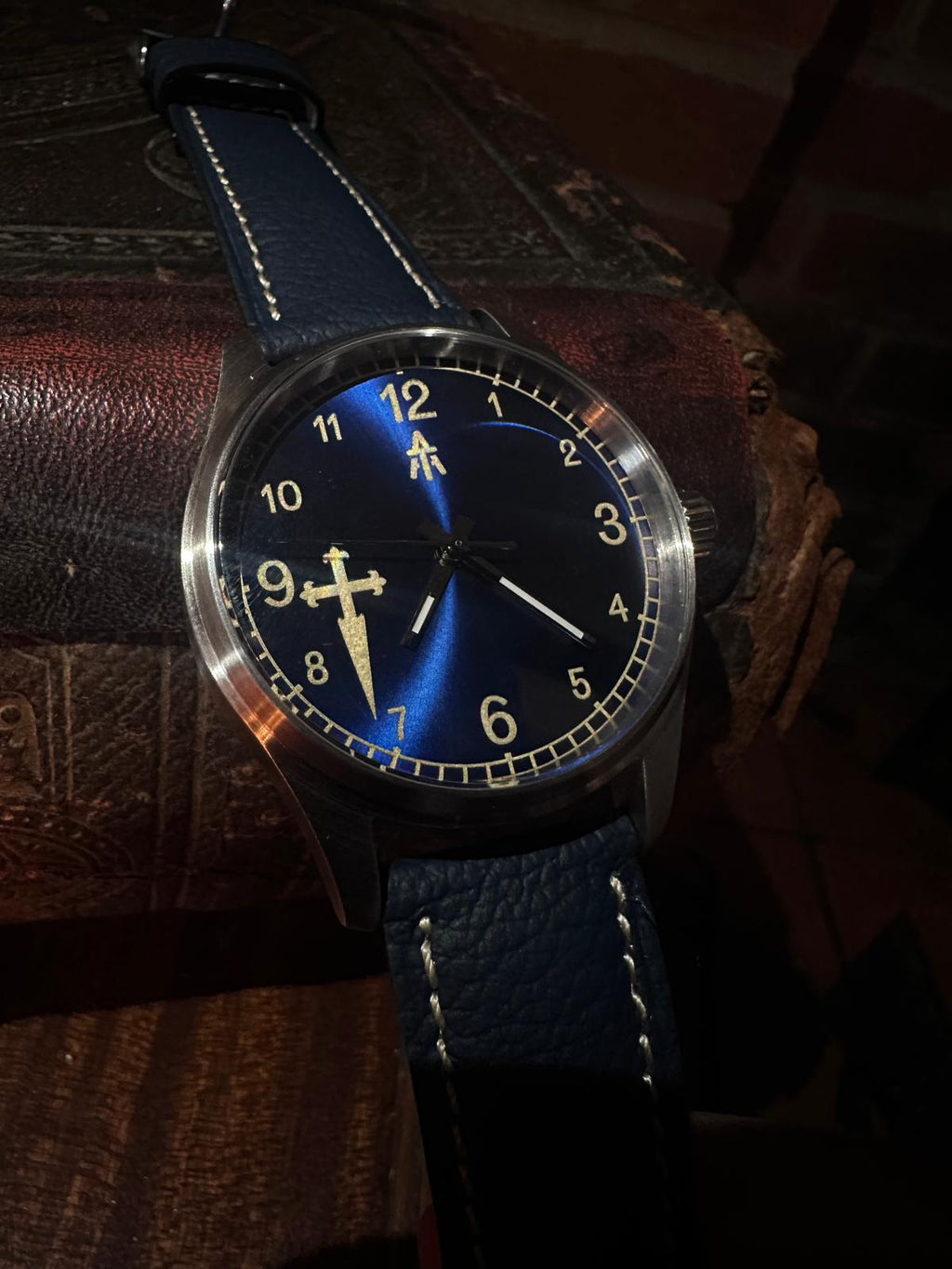 The Pilgrim 36 - Dark Sapphire - Solid